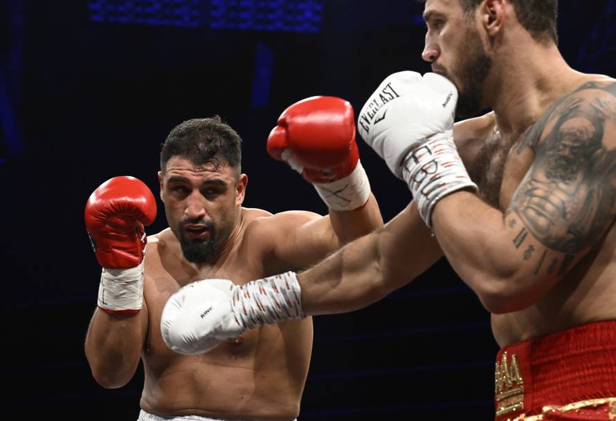 Boxing - Professionals - European Heavyweight Championship