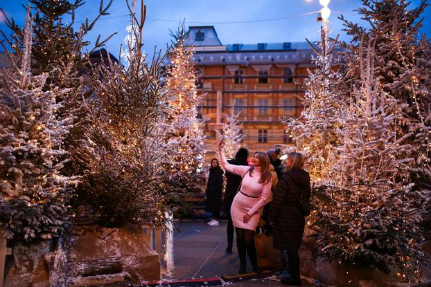 Zagreb: Zagrebački Advent na Trgu bana Jelačića