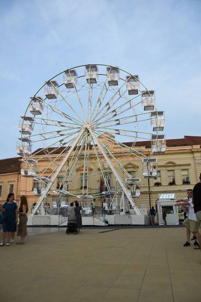 FOTO Panoramski kotač postao glavna atrakcija u Koprivnici