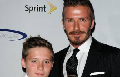 Dobro djelo: Beckhamov sin kupio je darove beskućnicima