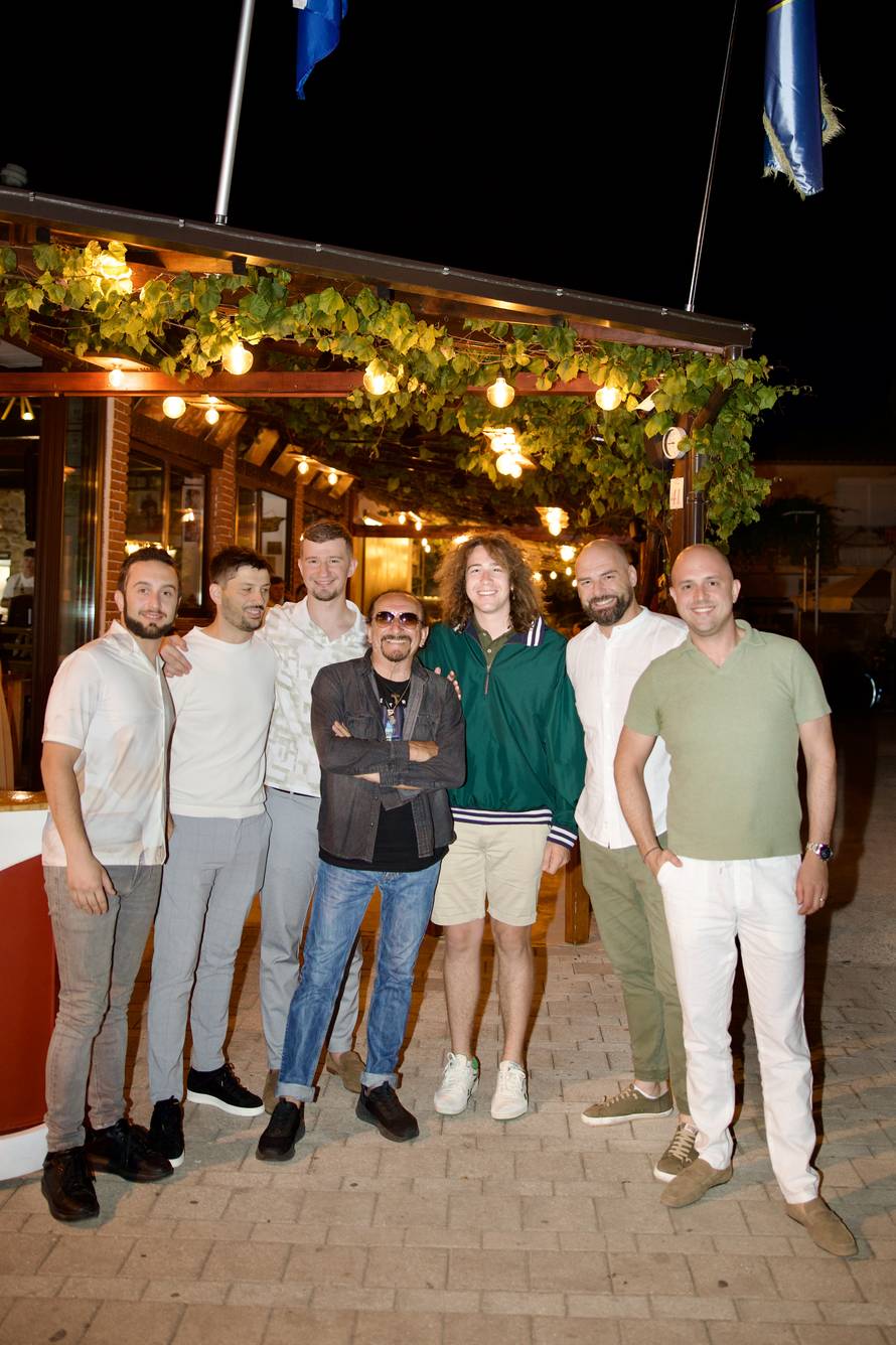 Neda Ukraden, Željko Bebek i Alka Vuica stigli na promociju novog hita grupe Boss