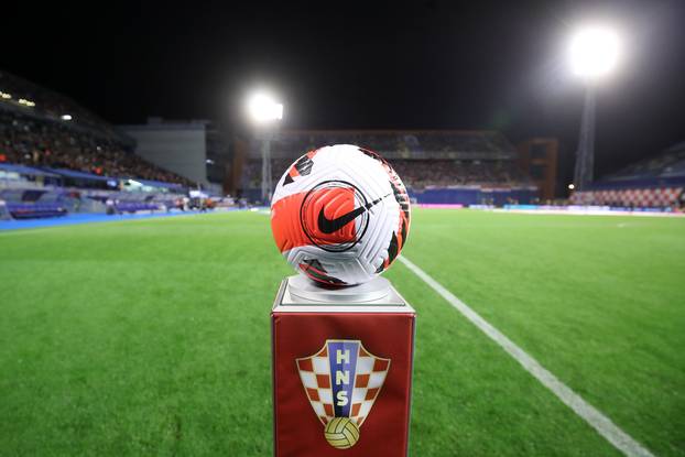 Zagrijavanje igrača  uoči susreta Hrvatske i Danske u 5. kolu Lige nacija