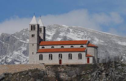 Uzeli mu 100 kuna: Župnik otjerao provalnike u Kijevu 