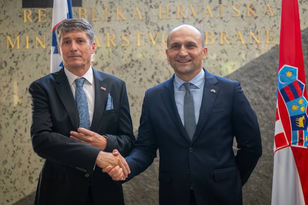 Zagreb: Zajdni&ccaron;ka izjava ministara obrane Slovenije i Hrvatske