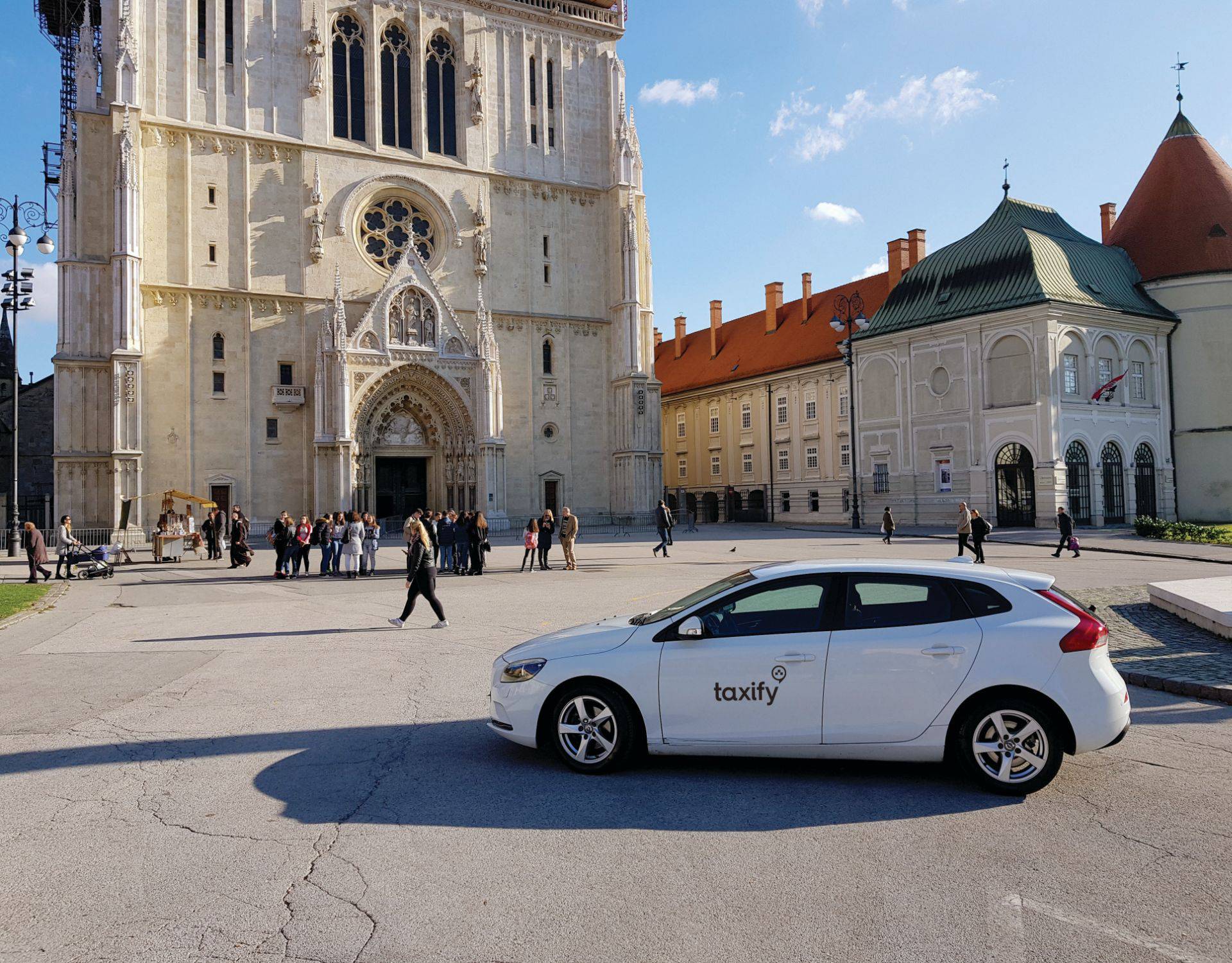 Uberu stigao veliki rival: Od danas Zagrebom vozi i Taxify