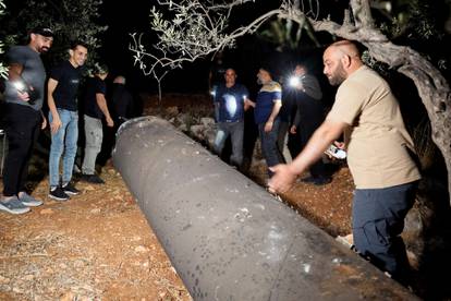 FOTO Neke su iranski napadi zatekli na ulici. Iron Dome rušio projektile. U Teheranu slavili