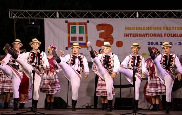 Podstrana: Međunarodni festival folklora