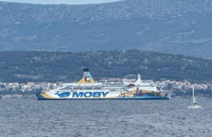 Ministarstvo zaštite okoliša: Brod Moby Drea ne smije skidati dijelove u Hrvatskoj!