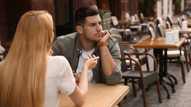 10 laži koje muškarci ženama često govore na prvom spoju