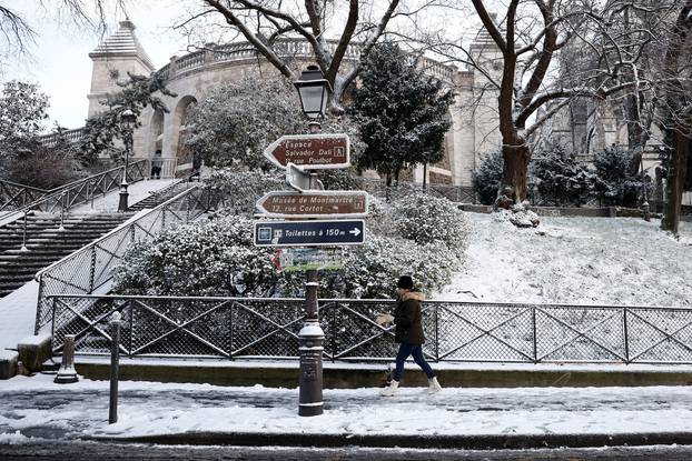 Snow and winter weather in Paris