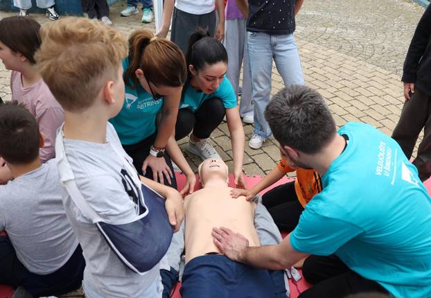 Šibenik: Povodom Me?unarodnog dana sestrinstva organizirano je mjerenje še?era, tlaka i prva pomo?