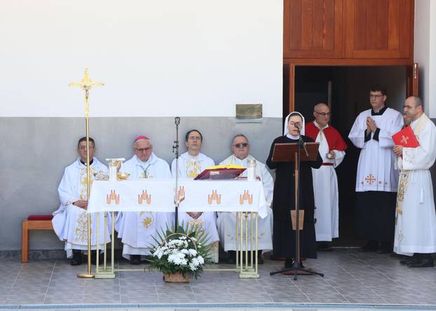 Šibenik: Na blagdan Svih svetih misno slavlje predvodio je mons. Tomislav Rogi?