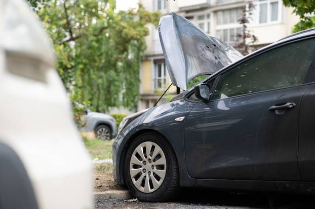 Zagreb: Usred noći izgorio automobil