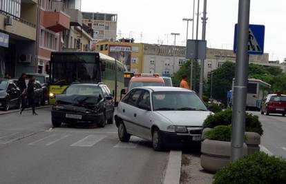 Split: Auto 'pokupio' muškarca i ženu na pješačkom prijelazu