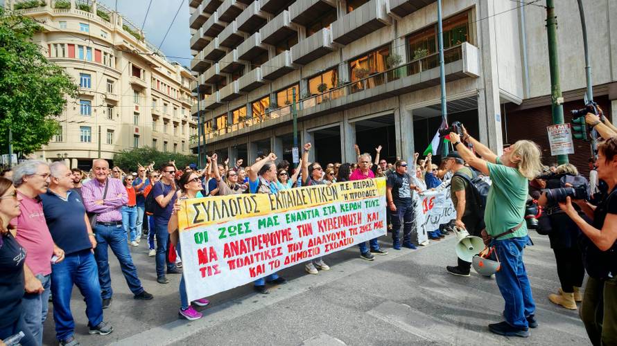 Grčki radnici ponovo štrajkaju: Željeznički promet zaustavljen, brodovi su ostali u lukama