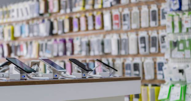 Smartphones,In,The,Store.,In,Open,Access.,Phones,For,Sale.