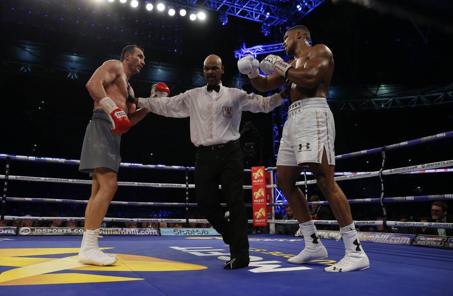 Anthony Joshua in action with Wladimir Klitschko