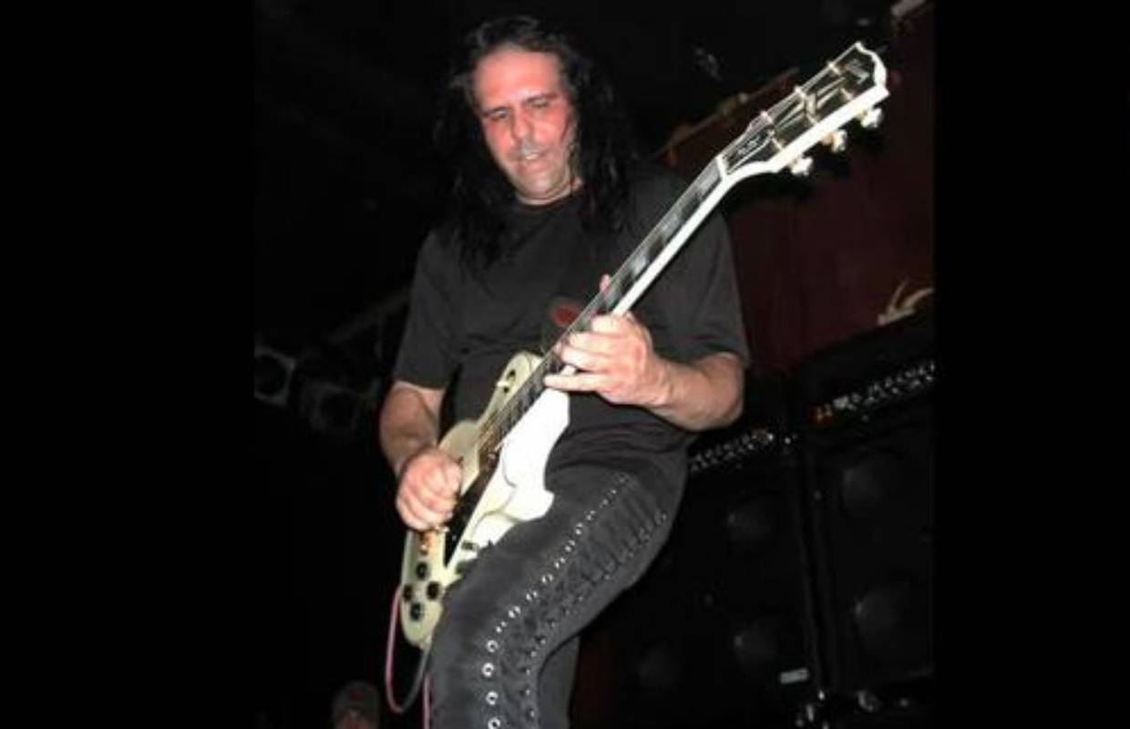 Gitarist benda Ministry umro je na bini u 48. godini od infarkta