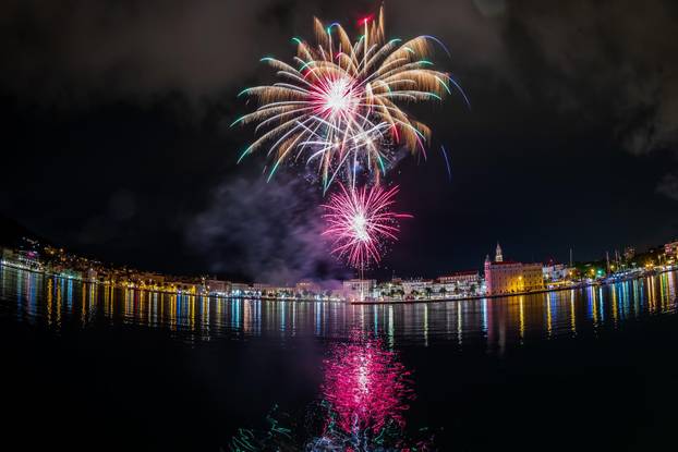 Split: Vatromet povodom proslave Sv Dujma, zaštitnika grada Splita