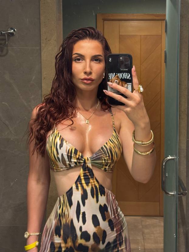 FOTO Marinela iz 'Gospodina savršenog' u Egiptu pokazivala nove grudi u seksi bikiniju...
