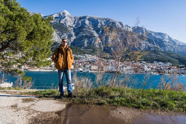 24sata: Makarska: Robert Tarčuki se već 269 dana svakodnevno kupa u moru