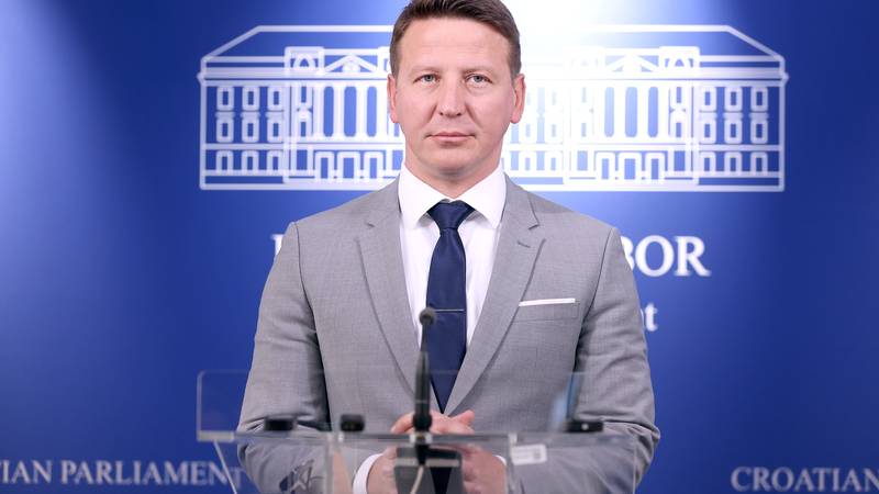 Zurovec: Djeci su podijelili Možemo kartone. To je partijska indoktrinacija najmlađih