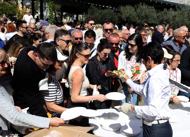 Šibenik: Podjela hrane na uskršnji ponedjeljak