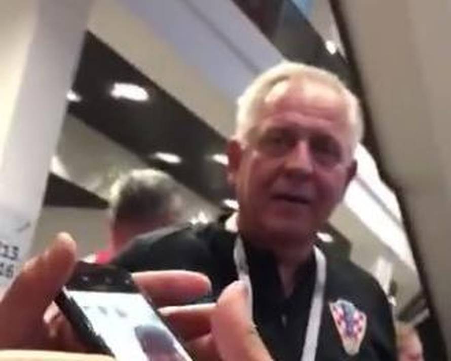 'Kako te nije sram?': Žena je napala Ivu Sanadera u Moskvi