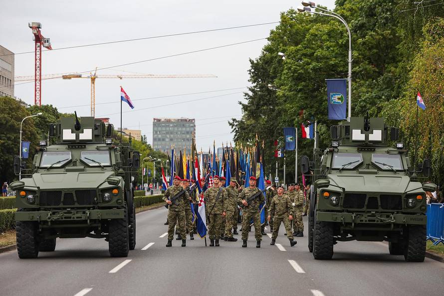 Zagreb: Generalna proba svečanog vojnog mimohoda