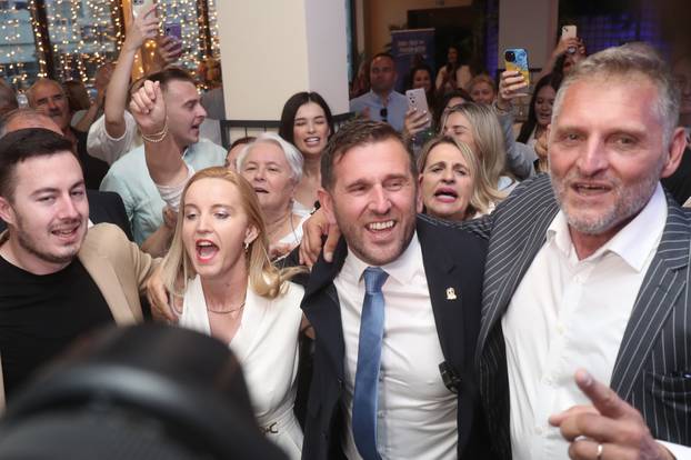 Split: Slavlje u izbornom stožeru HDZ-a