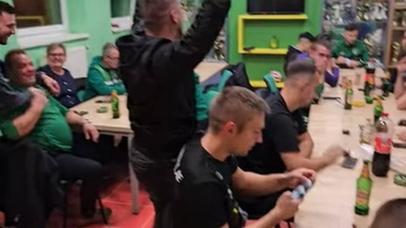 SKANDAL! Igrači Suhopolja slavili uz ustašku pjesmu! A prije nje su treštale - cajke