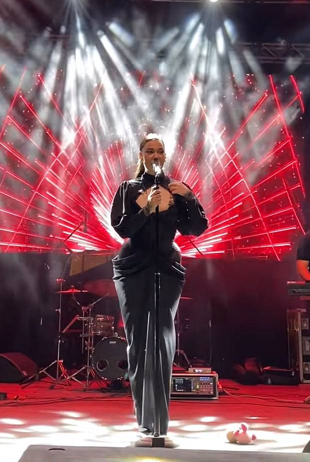 FOTO Novi izgled Sanje Vučić uzdrmao društvene mreže: 'Da, udebljala sam se. Bolesna sam'