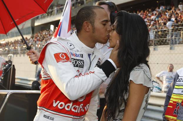 Yas Marina: Formula 1, Velika nagrada Abu Dhabija, utrka, 2. dio