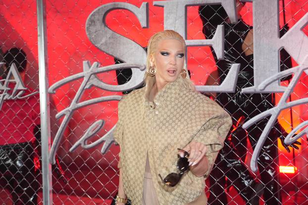 Beograd: Jelena Kareluša stigla je na promociju albuma  Seke Aleksić 
