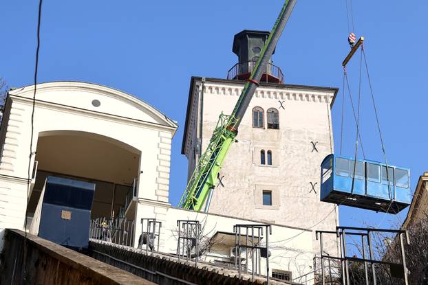 Zagreb: "Leteća" kabina Uspinjače pobudila pozornost prolaznika