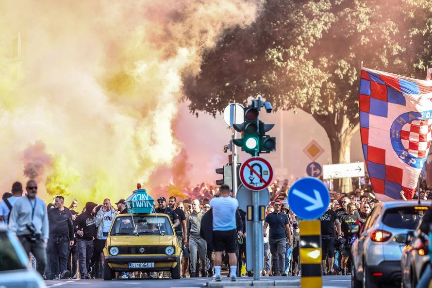 Split: Korteo Torcide prema stadionu Poljud