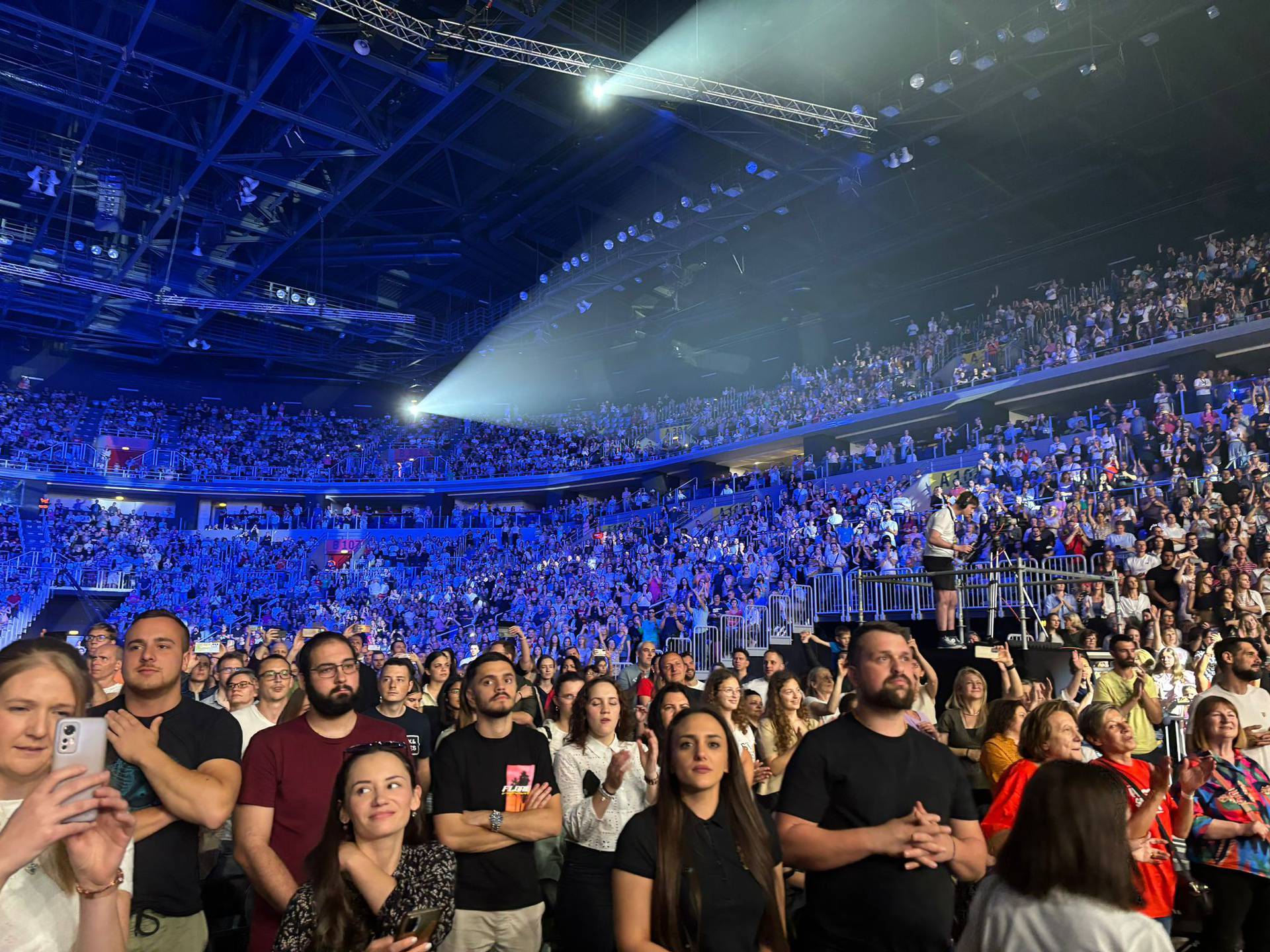 FOTO Puna Arena na koncertu 'Progledaj Srcem': Nastupili Rafael Dropulić, sestre Husar...