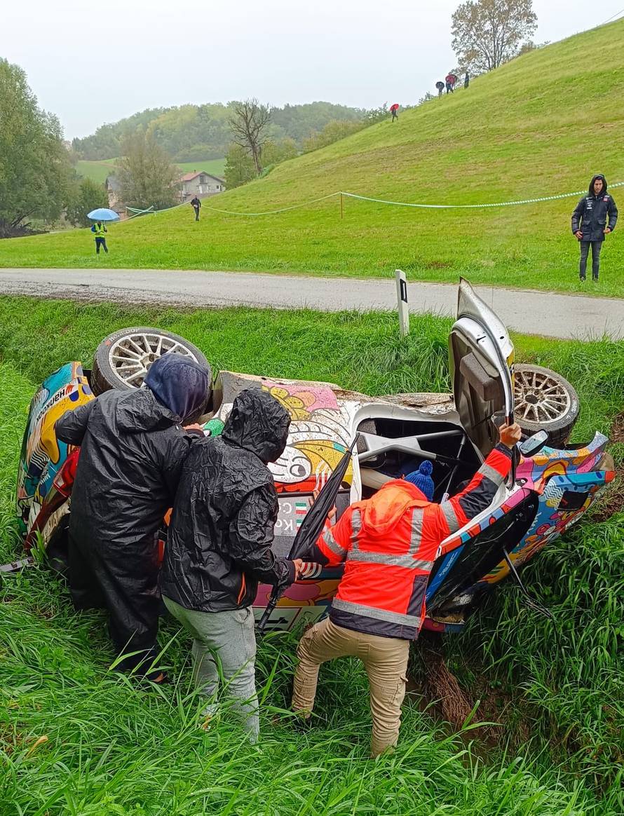 VIDEO Mađarski vozač 'poletio' na reliju u Zagorju! Pogledajte nesreću i kako su ih izvlačili...