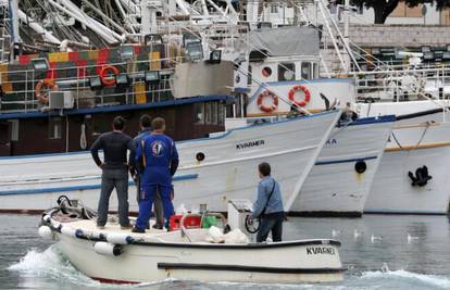 Ribari prosvjedovali zbog cijena goriva duž Jadrana
