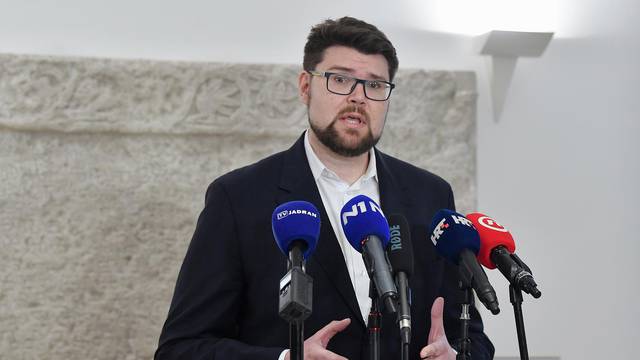 Zagreb: Peđa Grbin dao je izjavu oko smjene ministara i rekonstrukciji vlade