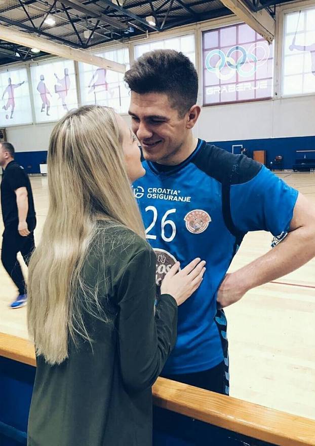 FOTO Majku je pratio do oltara, a sad se i sam oženio. Zvijezda rukometaša u braku s liječnicom