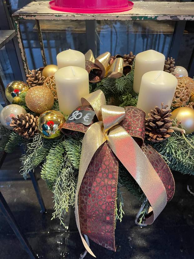 FOTO Pogledajte kakvih sve vjenčića ima po Zagrebu, neki 'dizajnerski' dođu i 400 eura