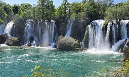 Kravica, vi&scaron;e od izleta: adrenalinsko kupanje na vodopadima