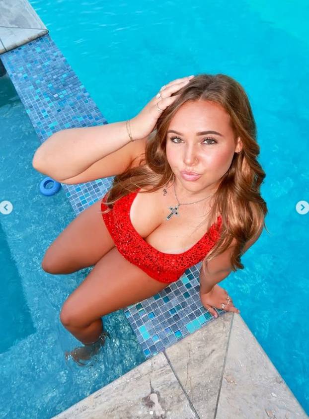 FOTO Bivša navijačica: 'Naporno sam vježbala za ovakvo tijelo. Ali sad imam golemi problem...'