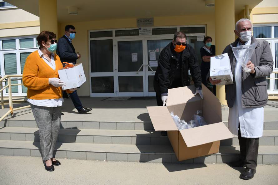 Bjelovar: Zaštitni viziri predani djelatnicima Doma zdravlja