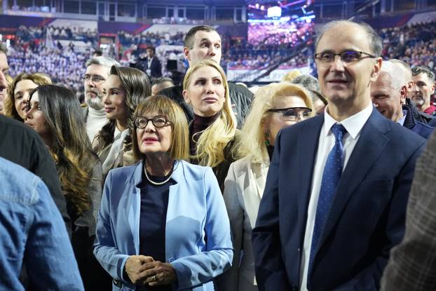 U Beogradskoj Areni održan je skup Srpske napredne stranke "Srbija - naša obitelj"
