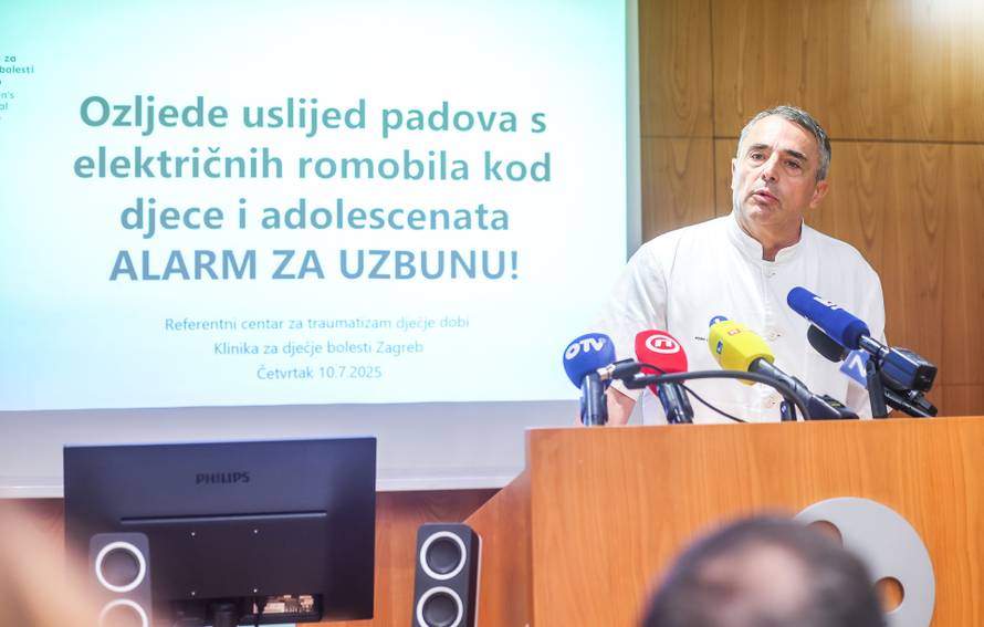 Zagreb: Predstavnici Klinike za dječje bolesti o porastu broja teških ozljeda uslijed padova s
električnih romobila