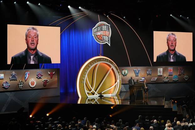 NBA: The Naismith Memorial Basketball Hall of Fame-Enshrinement