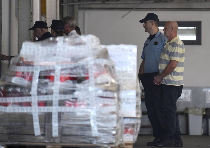 Zagreb: Privođenje  uhićenih u Hrvatskim šumama u akciji USKOK-a