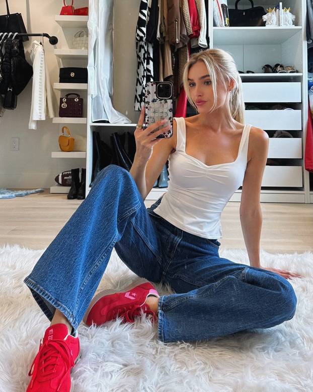 FOTO Zamamna plavuša plijeni pozornost gdje god se pojavi! Surađivala je i s Netflixom